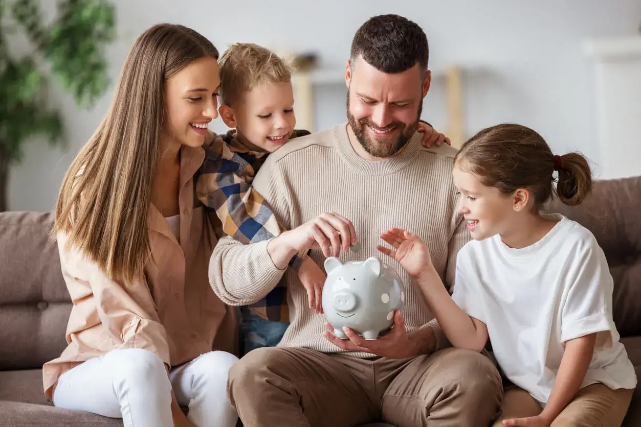 Kā bērniem mācīt finanšu pratību?